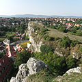 Benedek-hegy, a Várhegy dolomit sziklatömbjének folytatása - Veszprém, Magyarország